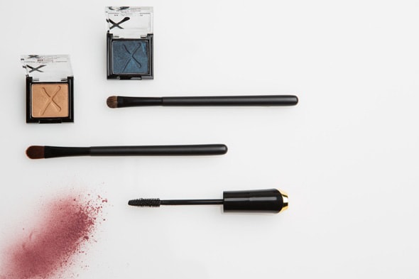 1 mascaras 2 pinceaux et 2 phares à paupière
