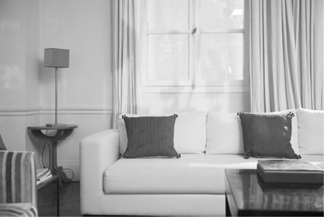 Photo de salon en noir et blanc