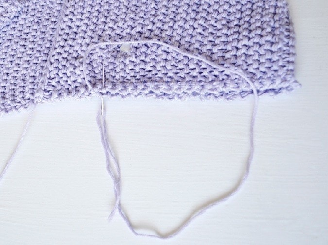 Tricot violet en construction