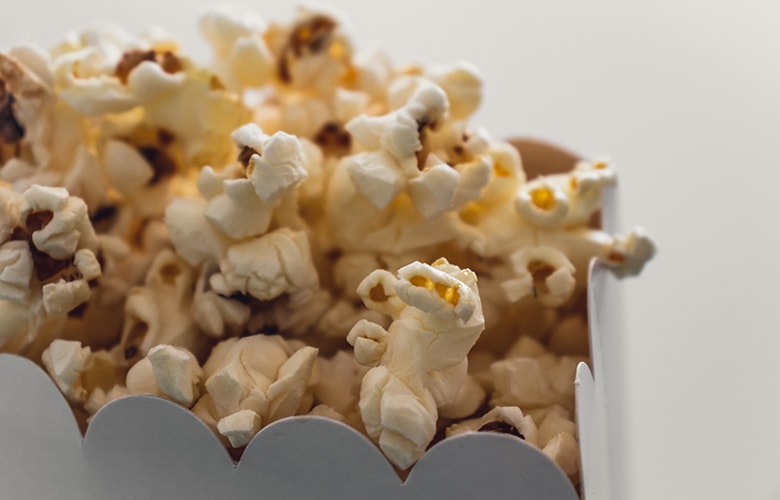 Οργανώνοντας μια σινεφίλ οικογενειακή βράδια στο σπίτι