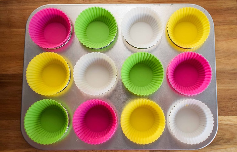 Ετοιμάζουμε πολύχρωμα cupcakes μαζί με τα παιδιά
